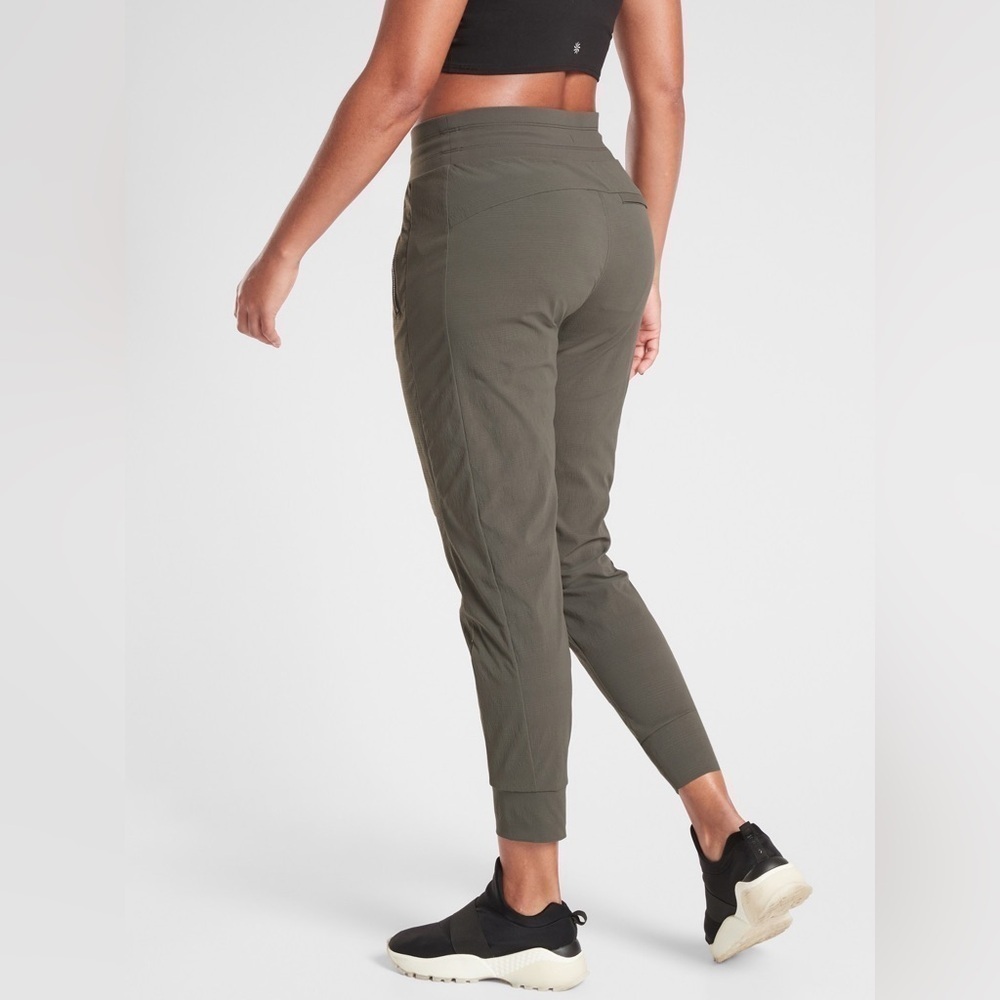Athleta Trekkie North Jogger Size 4 - Picture 2 of 8